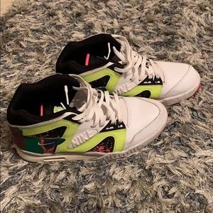 NIKE AIR TECH CHALLENGE HYBRID